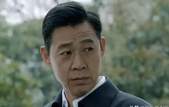 67岁张丰毅近况曝光,肌肉凝练,高难度健身动作看呆网友!