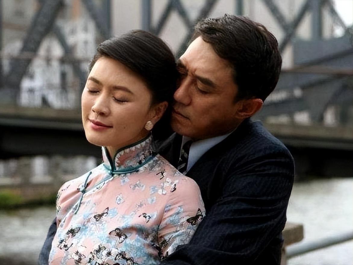 田海蓉成功成为一名企业家后,也没有完全退居幕后,她一边兼顾经营公司