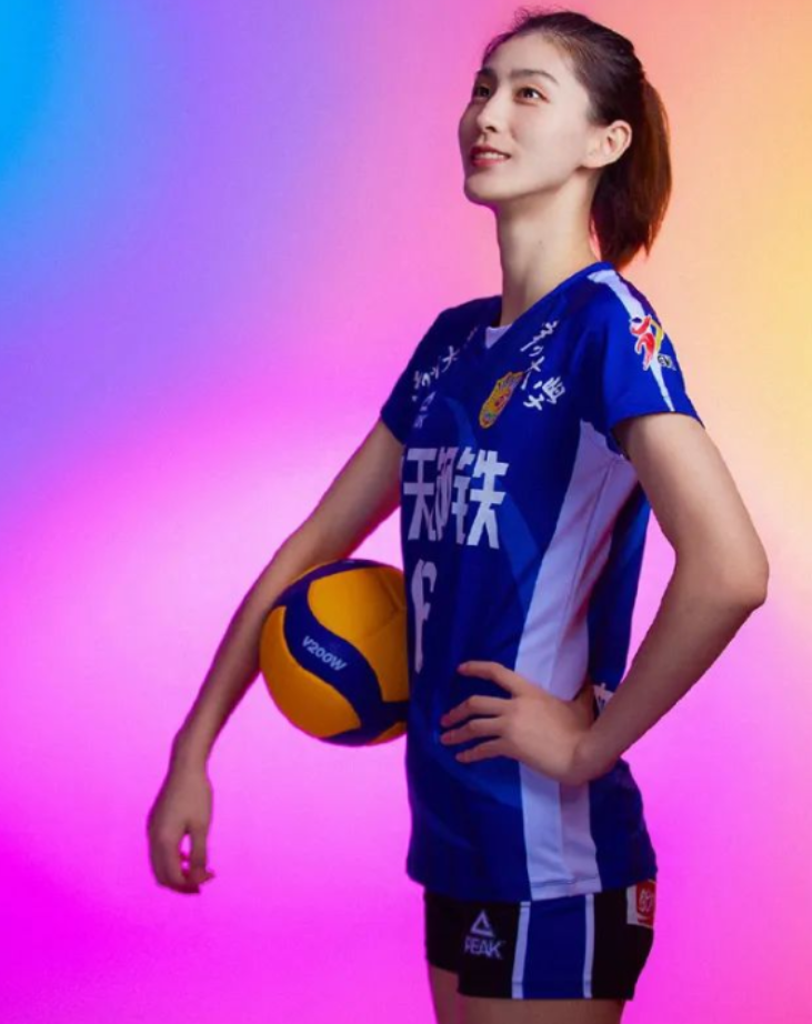 回顾名将刁琳宇板凳上走出来的主力二传运动生涯坎坷心酸