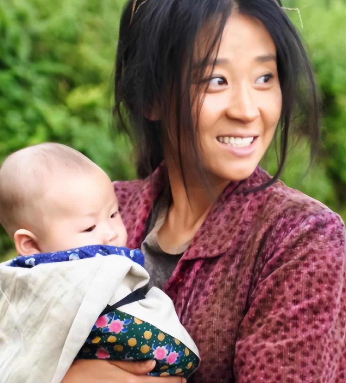 回顾演员苗圃嫁给大19岁富豪婚后生龙凤胎丈夫将她宠成公主