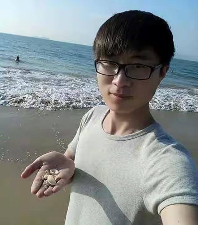 大学生名叫孟瑞鹏,1991年出生于河南濮阳清丰县韩村乡,是家中的独生