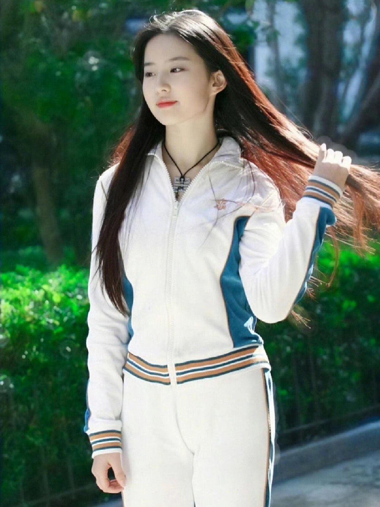 我幻想自己高中跑操的样子17岁的刘亦菲