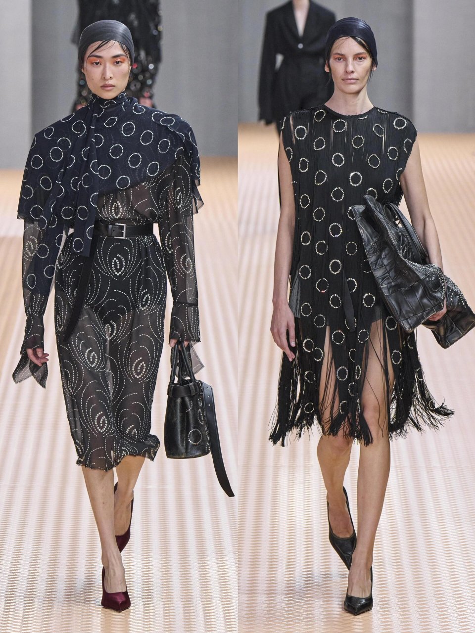 prada  春夏系列  这场春夏女装时装秀肯定非常精彩 流动的"建筑感"