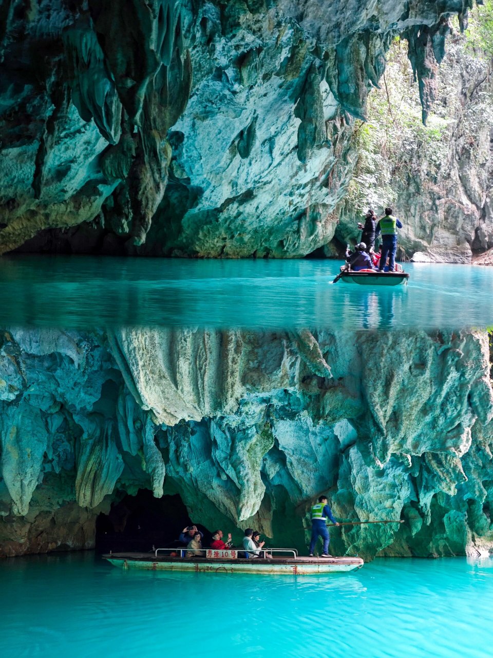 三门海:跌落人间的仙境 9902  三门海,一个隐藏在广西河池凤山的