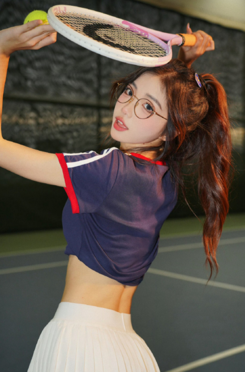 冰糖小小酥的这几套穿搭,身材是真的绝了!