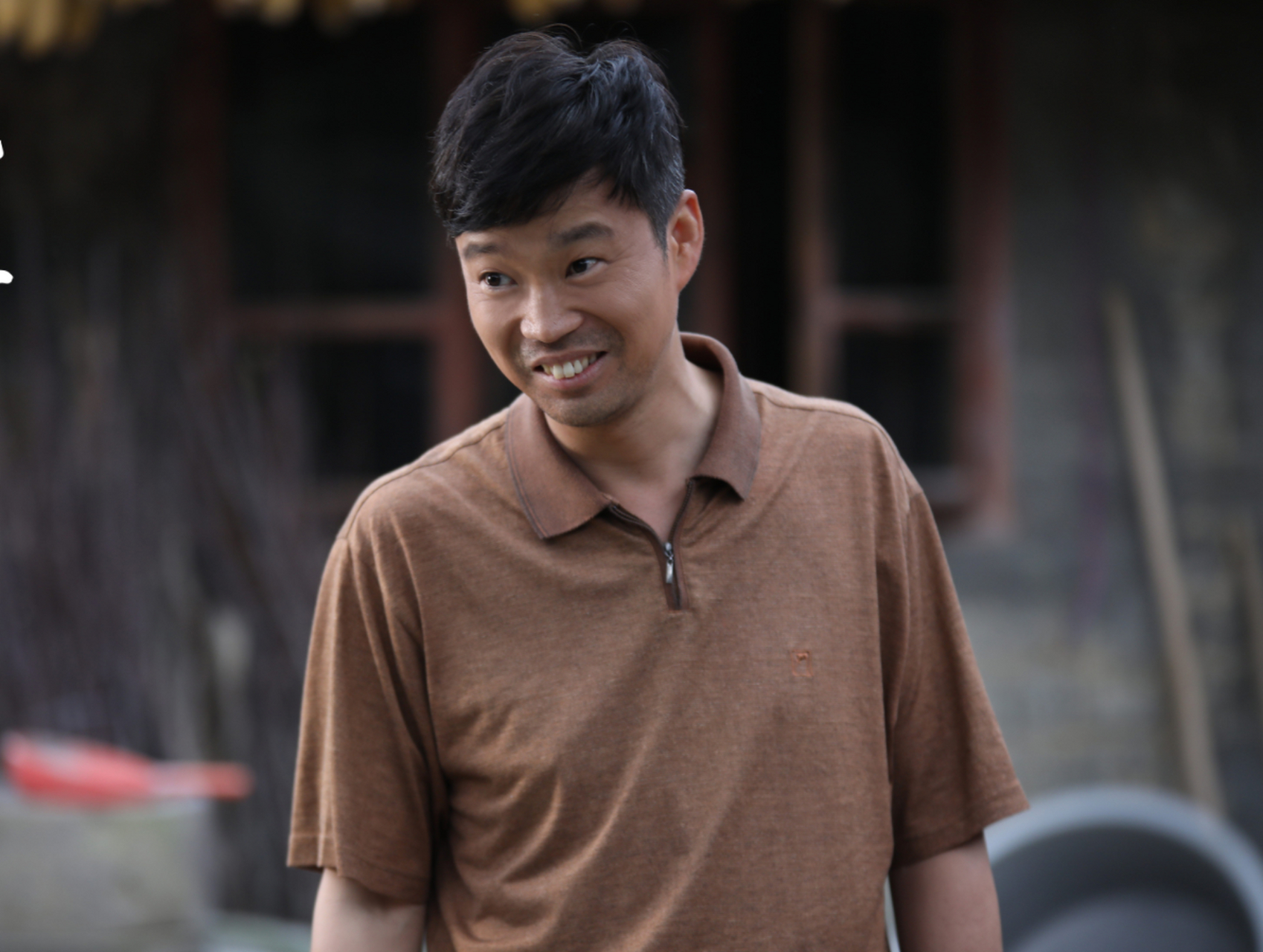 演员王迅说,没有出名之前,谁没有受过气啊,在四川老家,我在酒吧说相声