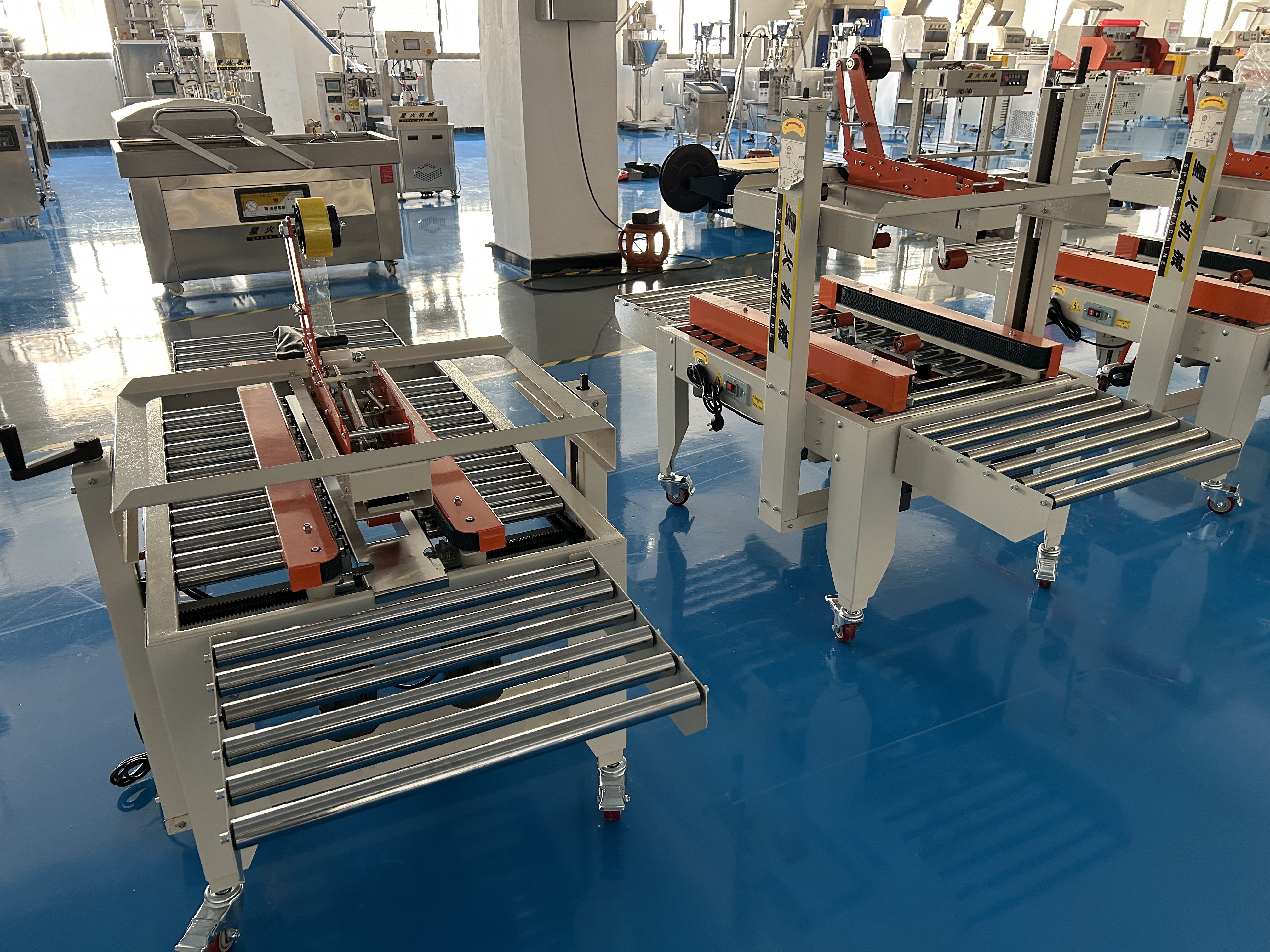 纸箱自动封箱机 推动跨境电商快递包装"绿色转型"