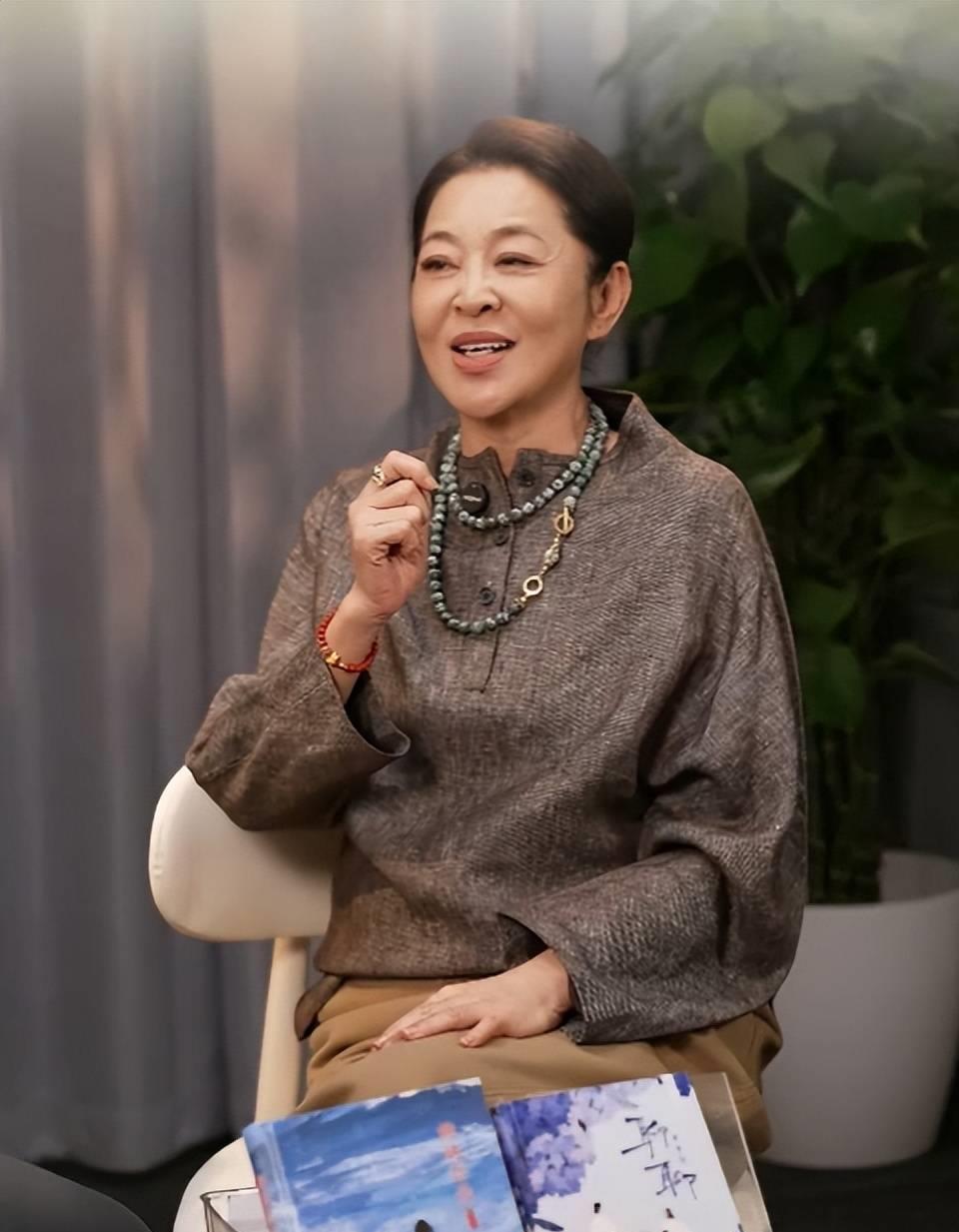 倪萍:因姥姥善待要饭的,"妈妈才从农村到城市享了一辈子的福"