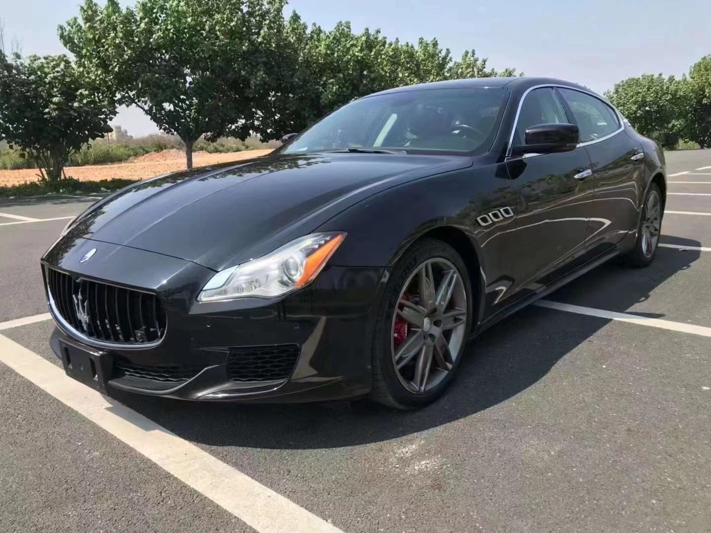 16年玛莎拉蒂总裁3.0t 全款17万 汇聚优雅与力量于一身的豪华座驾