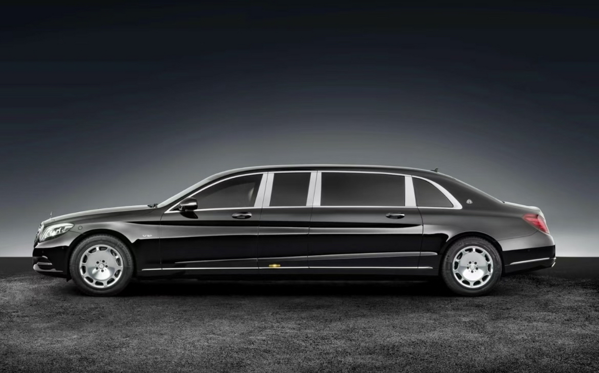 奔驰也曾有加长版,叫普尔曼[得意]