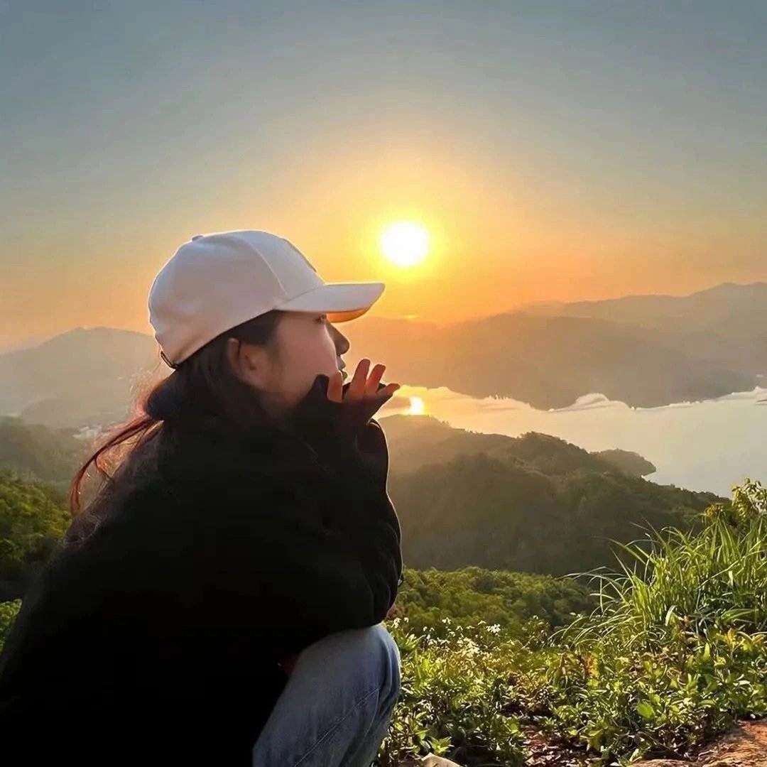 氛围感背影头像 #云上春山踏青季