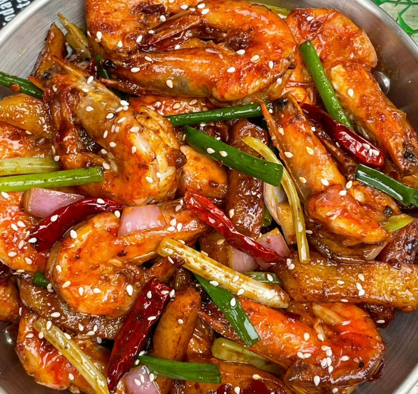 干锅虾馋嘴,色香味俱全.