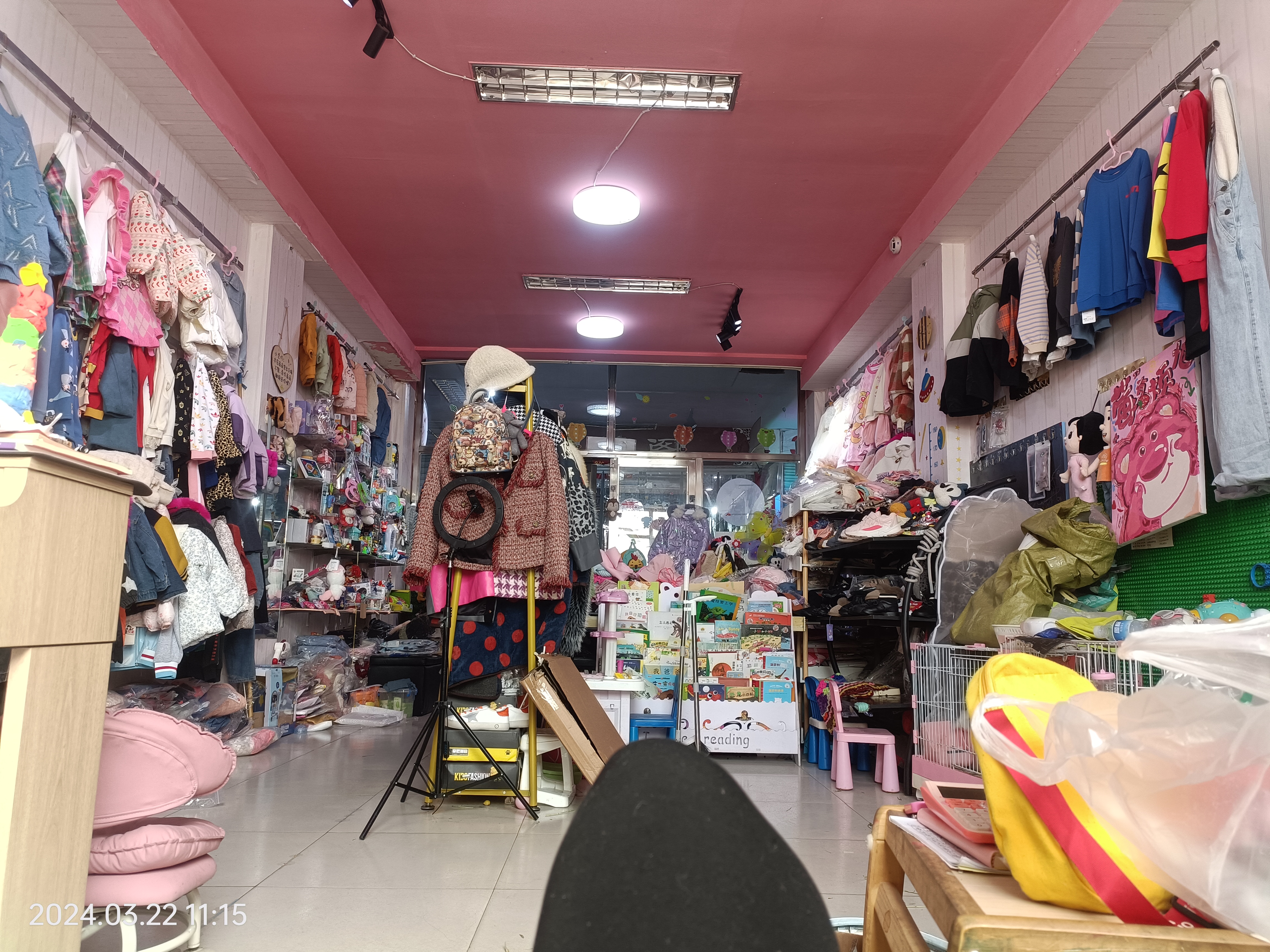 对童装行业也是没信心,还要再往里搭钱我这屋有 5