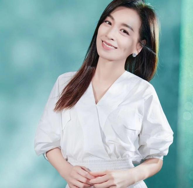 微商教母张庭卷土重来,96套房子解封了,她又到处讲授自己的成功经验了