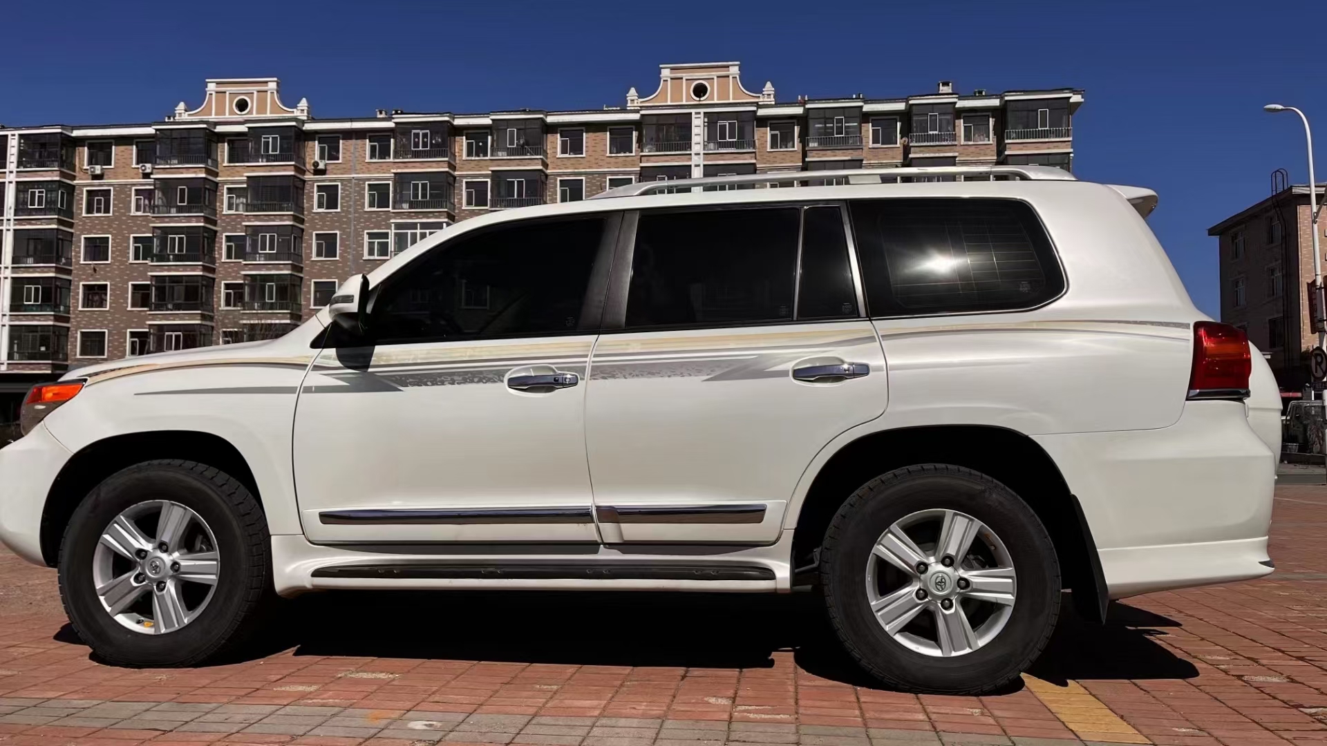 13年兰德酷路泽5700 有了它再也没有去不了的远方