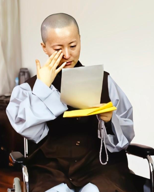回顾陈晓旭她是现实里的林黛玉最终孤身一人离开了这个世界