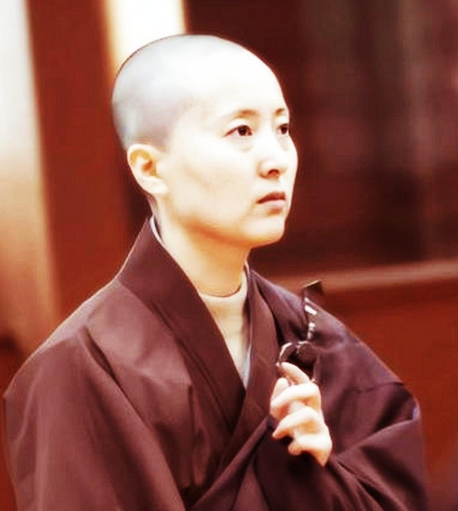 回顾陈晓旭她是现实里的林黛玉最终孤身一人离开了这个世界