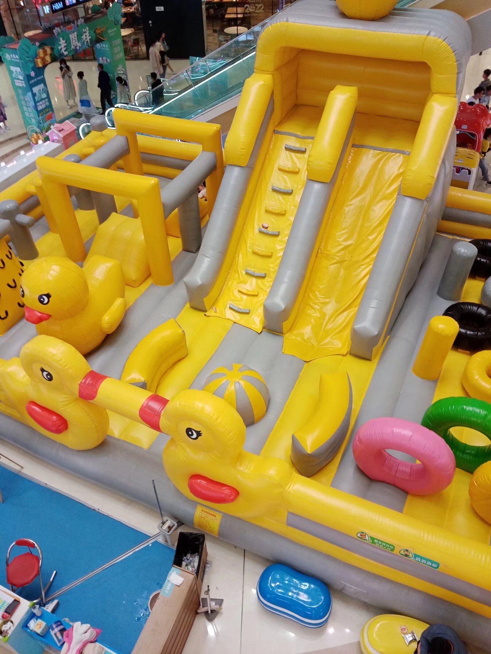 在人生的战场上,我们不但要有跌倒之后,再爬起来的毅力,被击败的那一