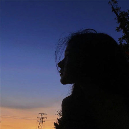 1.有些痛,无法用言语表达,只能让时间来慢慢抚平