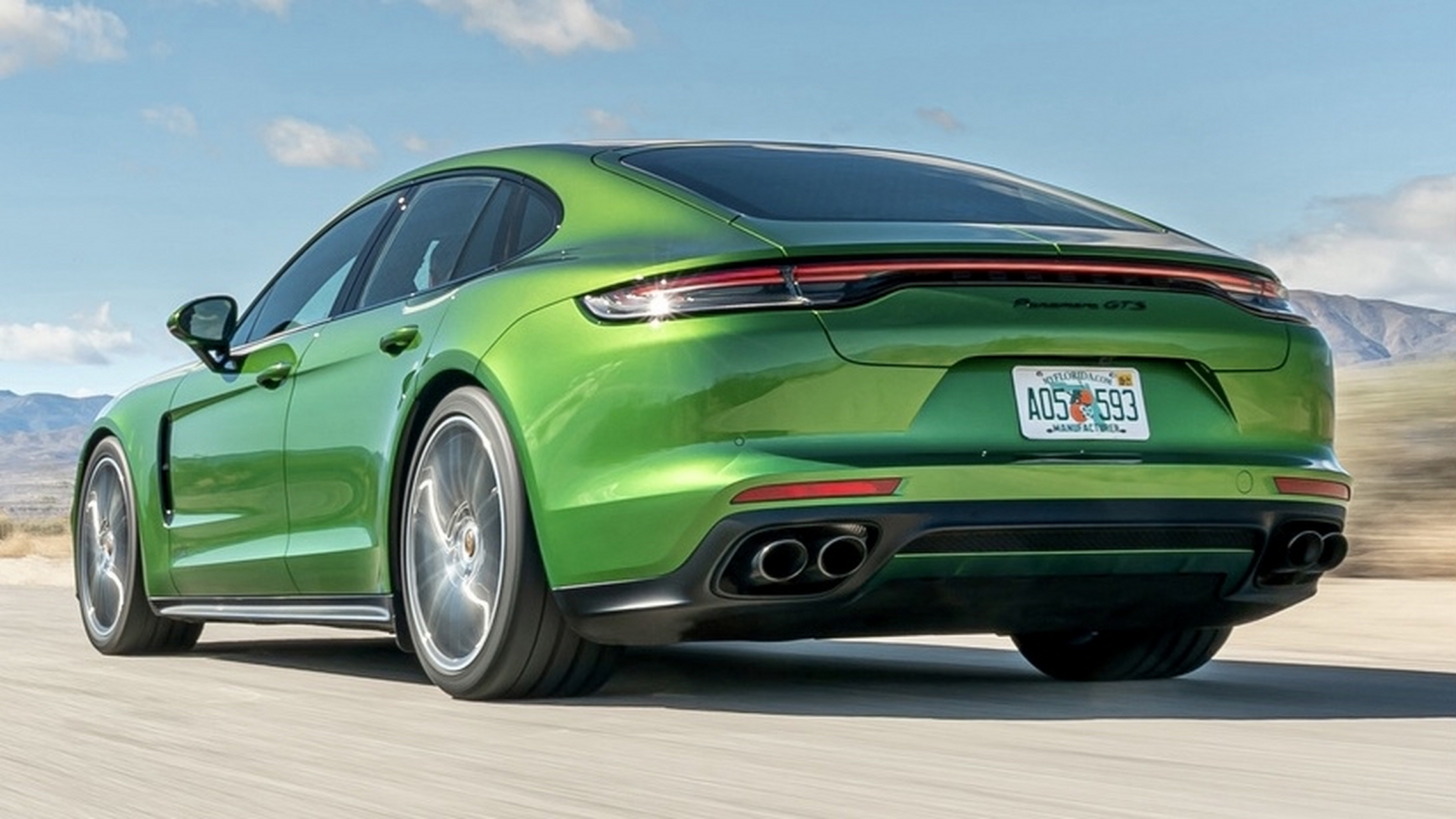 荧光绿车身的保时捷帕拉梅拉分享一下