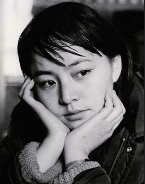 回顾宋丹丹儿媳王博谷嫁给小7岁的巴图38岁生二胎被婆婆宠成宝