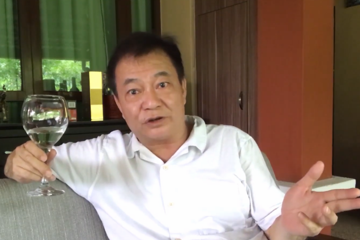 回顾廖伟雄当红弃影当农民种田养鸡成富翁儿子不愿继承家业