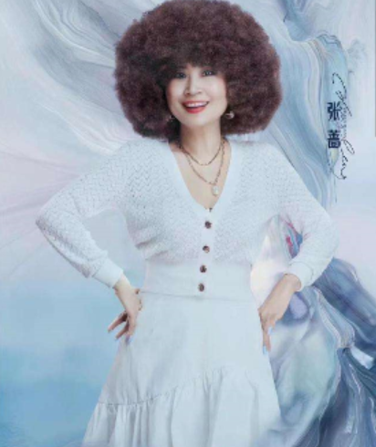 回顾张蔷29岁被前夫抛弃带儿子嫁给歌迷后被当成女儿宠爱