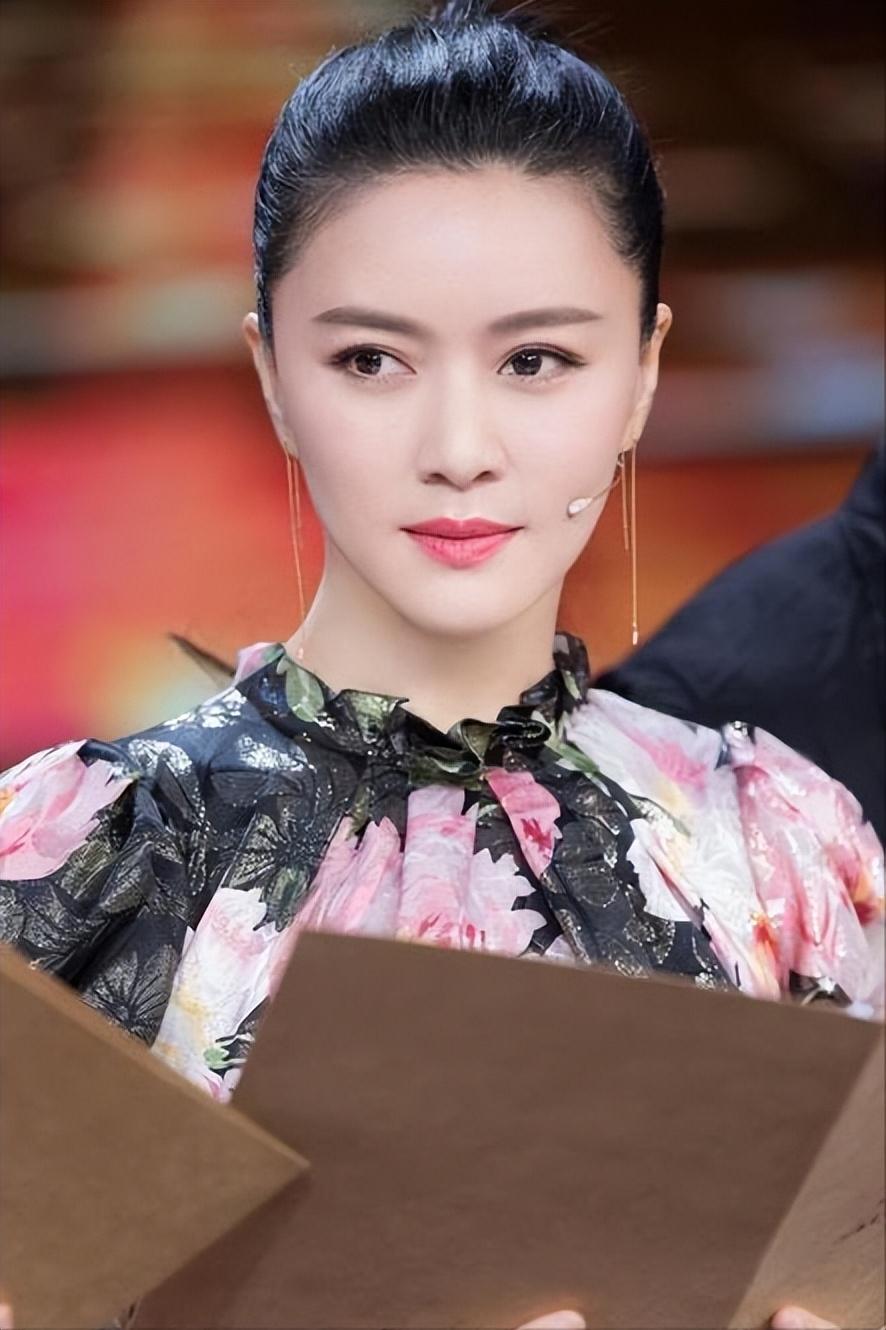 回顾田海蓉丧母又丧夫父亲瘫痪女儿年幼凭自己扛起家庭重担