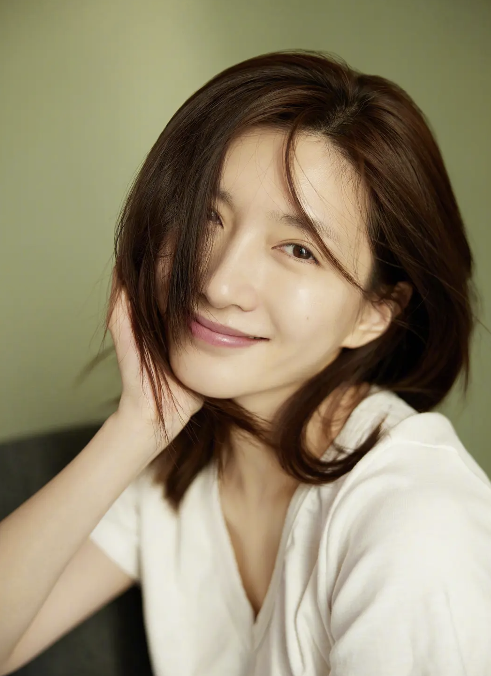 回顾江疏影曾有社交恐惧症与胡歌分手7年她活得更加自信