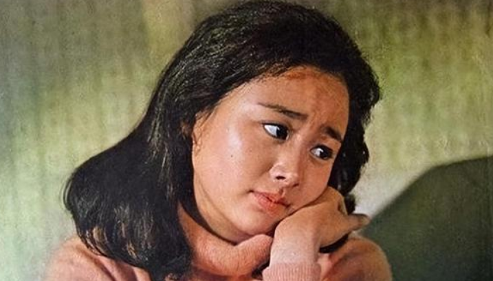 回顾65岁张瑜一辈子无儿无女离婚多年看到前夫还是会心动