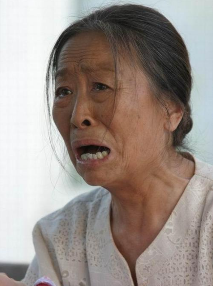 回顾张少华一生住在40平的房子里去世后丈夫的痴爱让人泪目