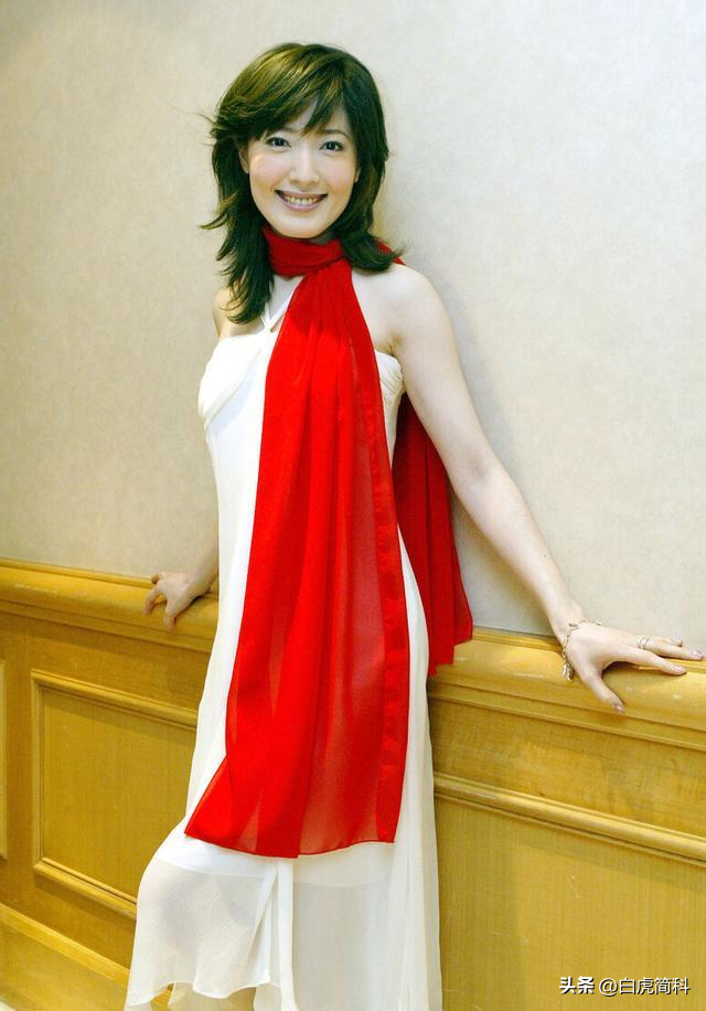 杨思敏19岁演潘金莲成名28岁住千万豪宅14年前在东莞开面馆