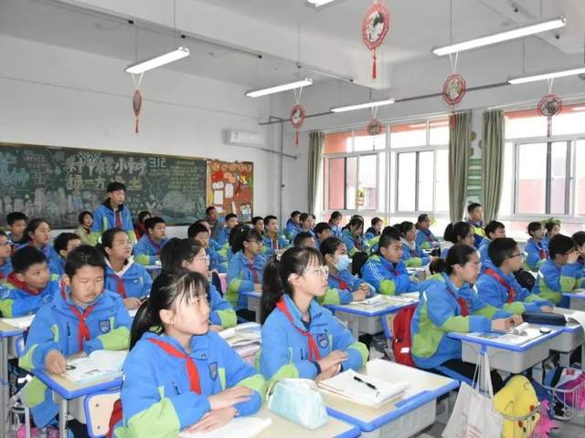 沣东和平小学开展第十二届"朴美"教学节暨六年级家长开放日纪实