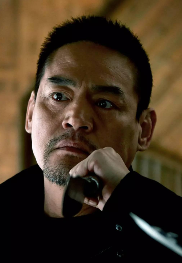 回顾老戏骨巍子:离婚那天抱着儿子大哭,如今儿子成他骄傲