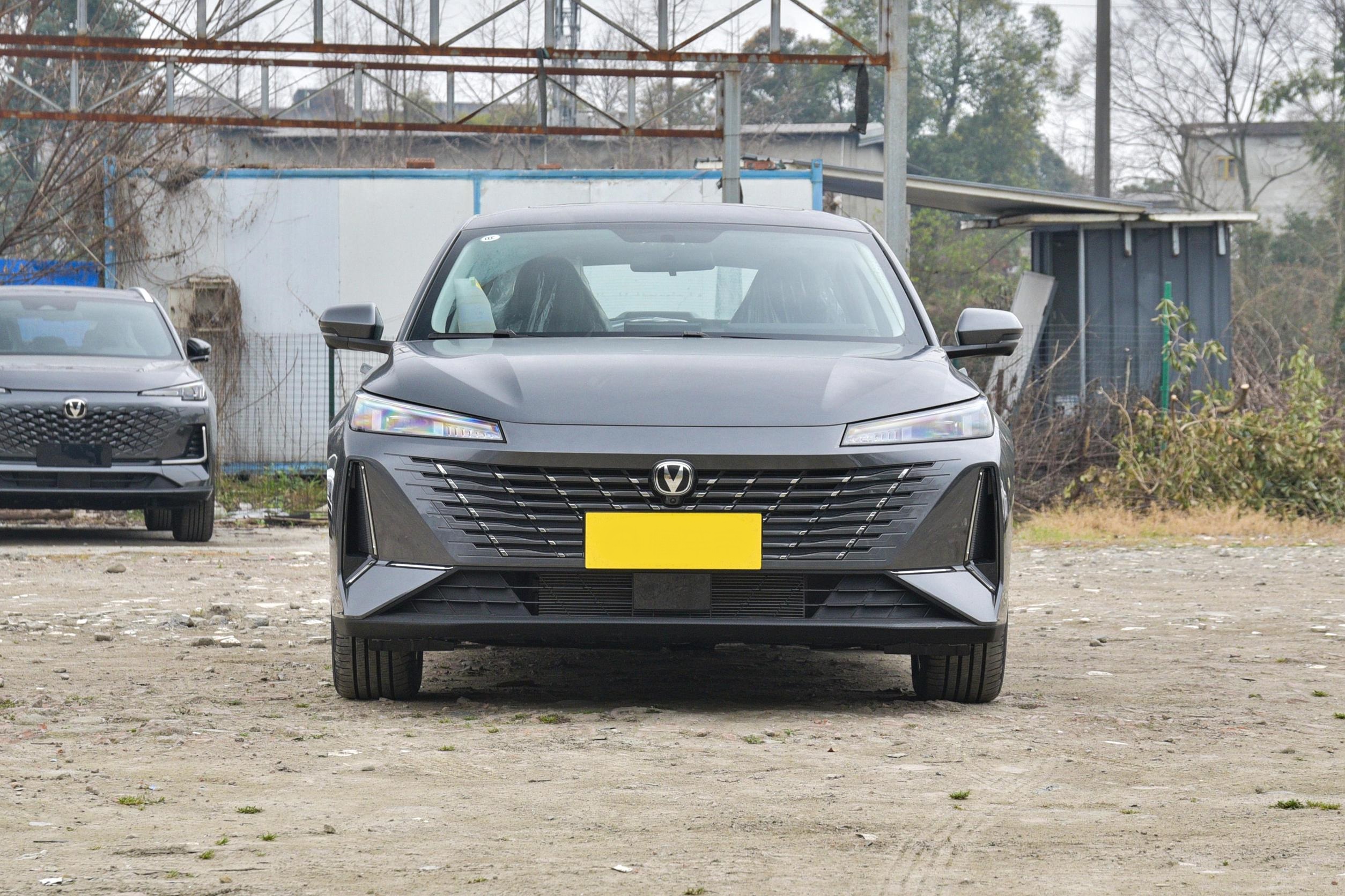 长安第三代逸动到店,入门170马力 7dct,售8.39万起,你看咋样?