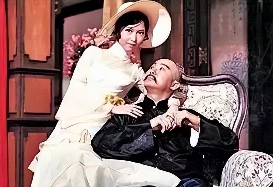 回顾狄娜她是真正的万人迷富豪大佬为之疯狂却不爱豪门爱祖国