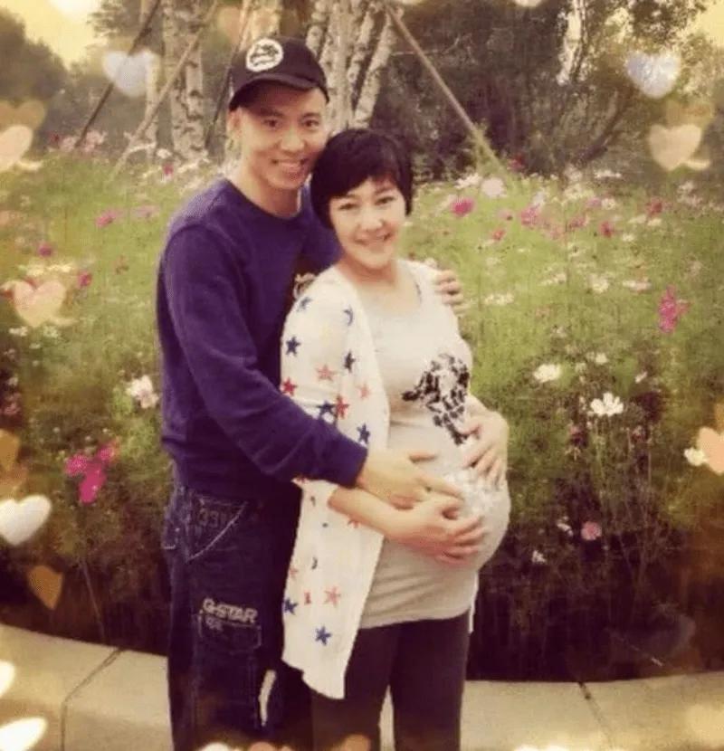 回顾谷智鑫34岁拍戏坠马瘫痪蒙古女友照顾他8年未办婚礼成遗憾