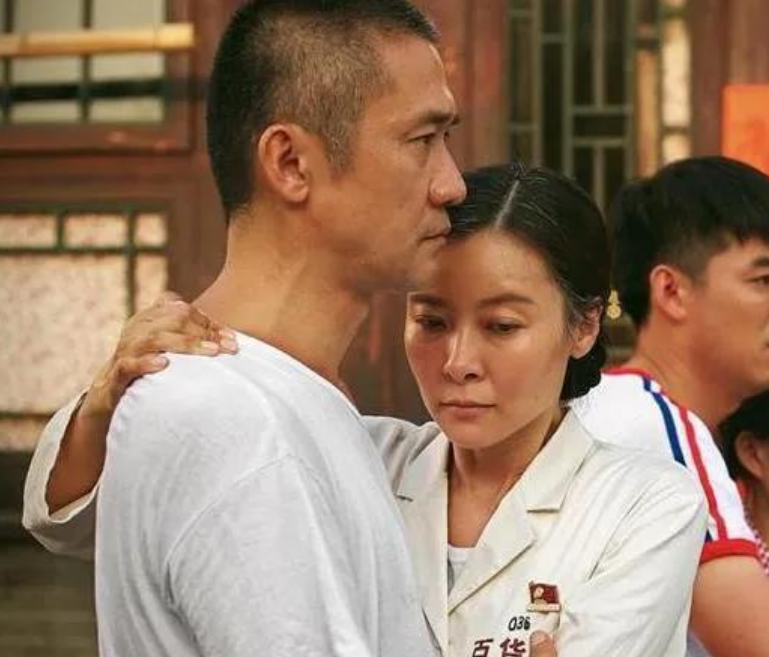 回顾黄志忠为了柯蓝和结婚13年的妻子离婚结果竹篮打水一场空