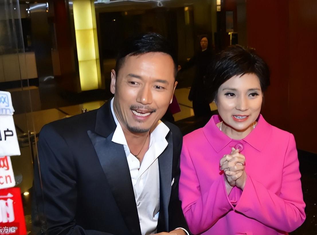 回顾戚美珍与苗侨伟恩爱32年现60岁依然精彩嫁对人是有多幸福