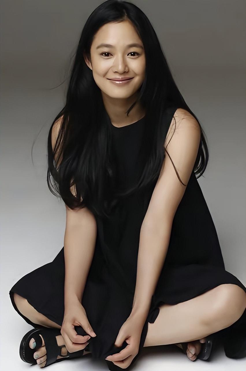 回顾周韵嫁二婚姜文成后妈被继女厌婆婆嫌18年后却成全家团宠