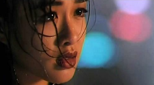 这是钟丽缇首次出现在电影荧幕上,当时和她一起合作的是刘德华,梁家辉