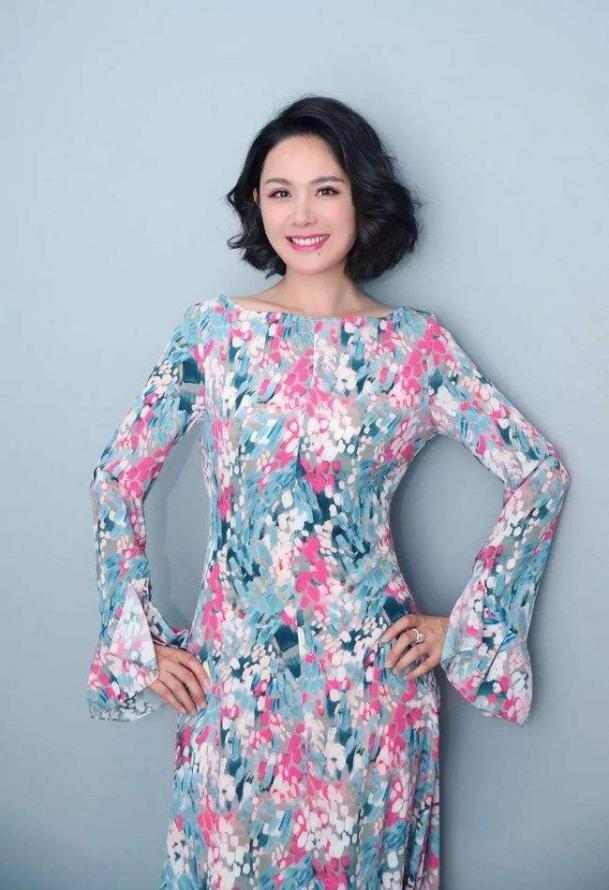 回顾程莉莎结婚16年只生孩子不做饭丈夫一家人把她宠成宝