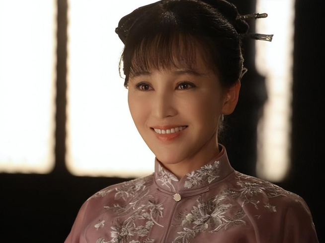 银幕之星岳丽娜:从承德到荧光世界的蜕变