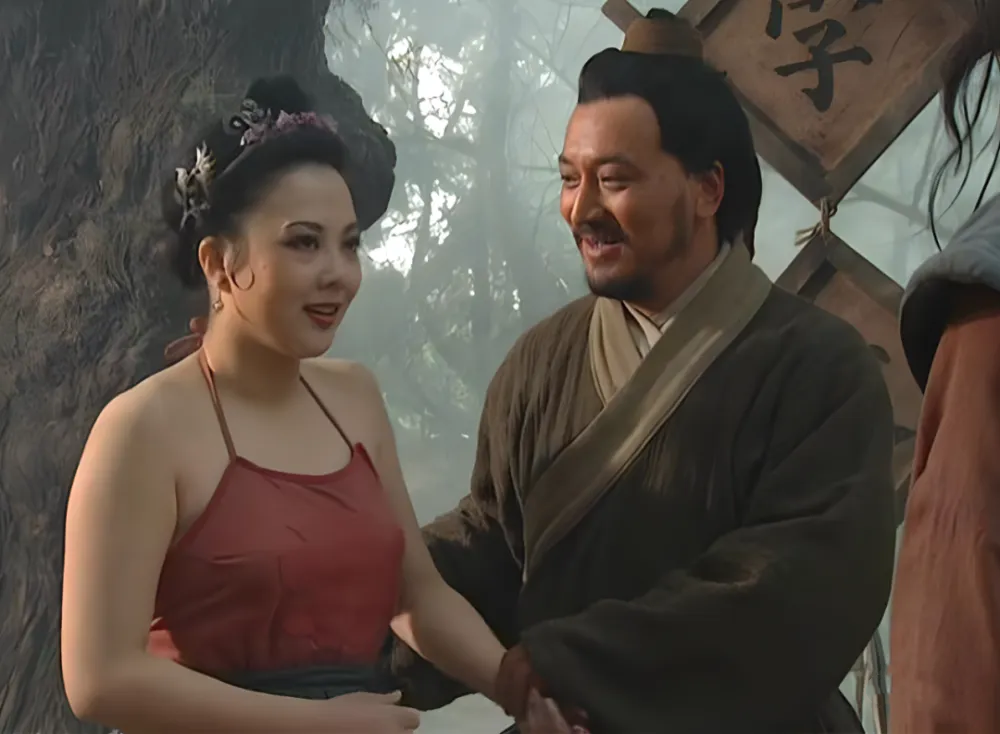 回顾孙二娘梁丽12岁丧父两段婚姻皆不幸她只想做个小女人