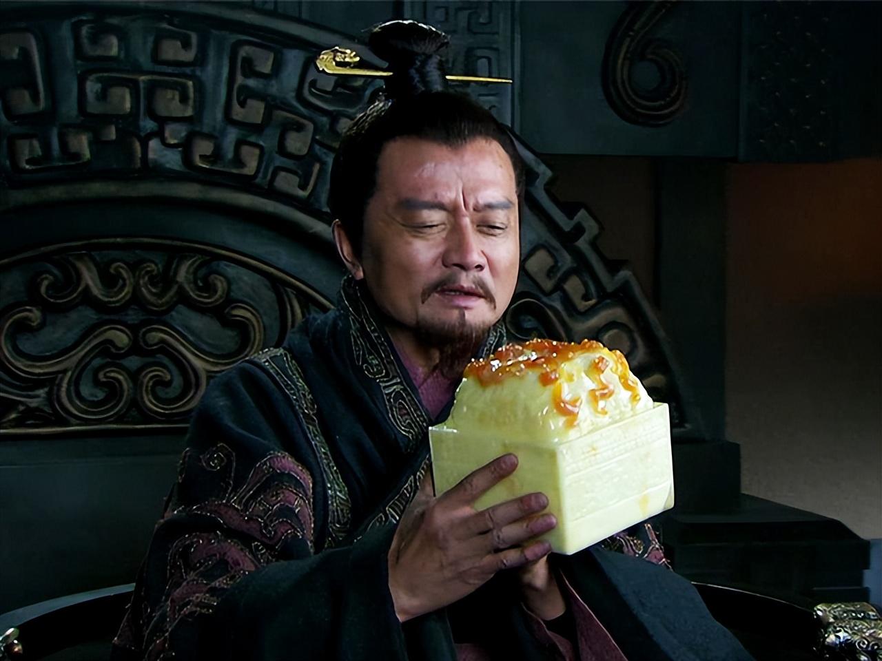 有多大脸现多大眼袁术称帝充分告诉我们一定要克制自己的臆想