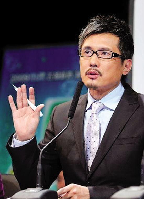 回顾54岁的包小柏:娶圈外人妻子,女儿患癌离世,与哥哥抱头痛哭