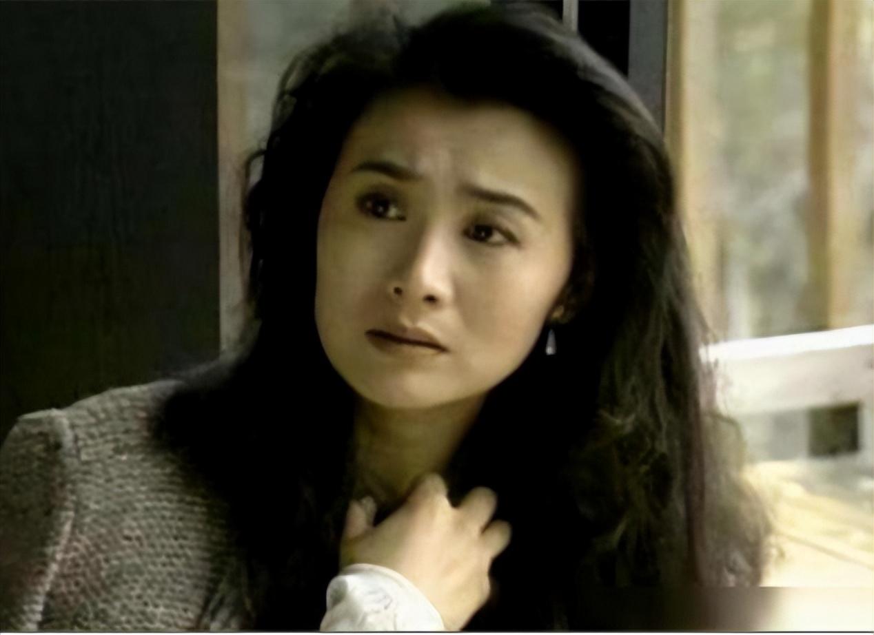 回顾明星李媛媛高龄产子为保胎放弃抗癌丈夫的选择令人泪目