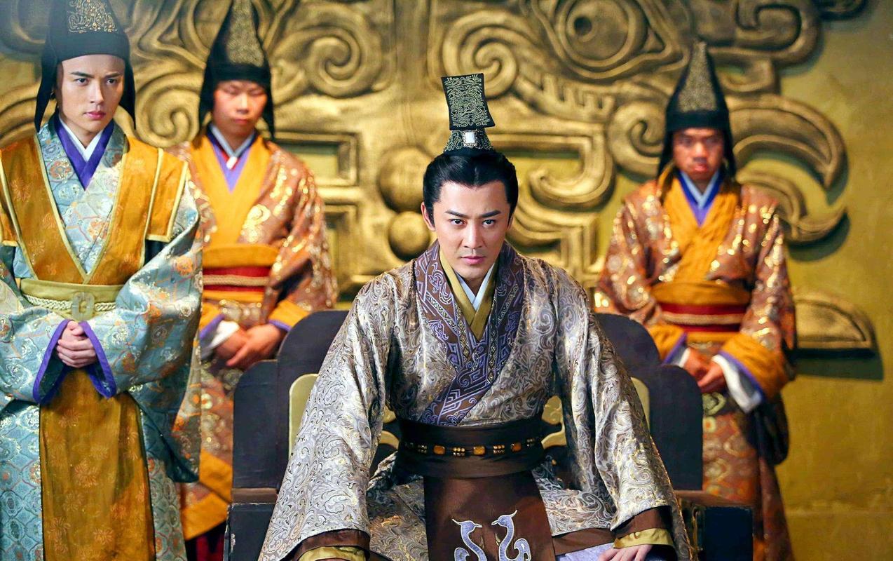 汉武帝嫌胡人进贡的动物长得丑扔笼子里喂老虎老虎却伏地不起