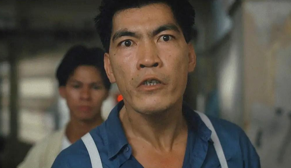 回顾演员成奎安病逝13年孙子车祸离世两房妻子的选择截然不同