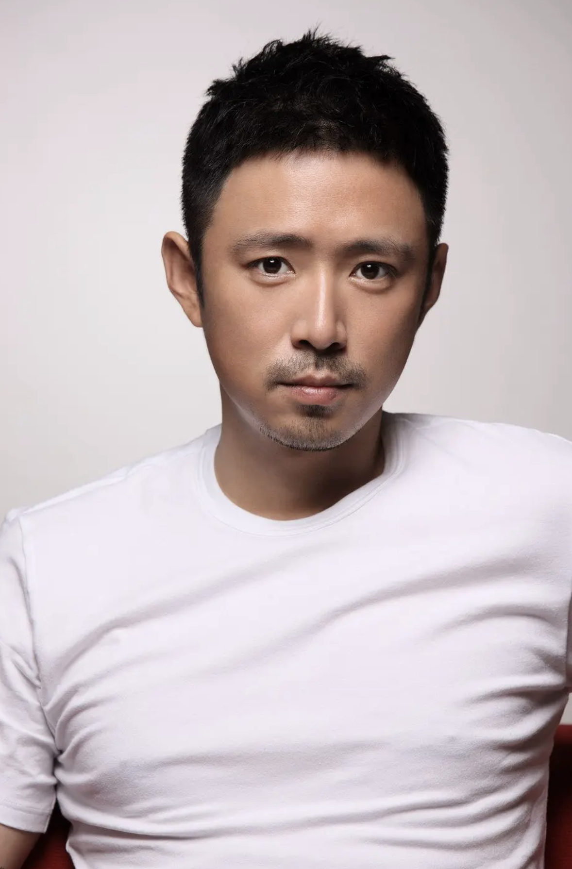 回顾高鑫娶了母亲的学生陪妻子治疗4年用柔情换来爱情